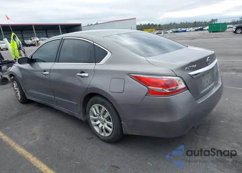 2015 Nissan Altima 2.5 S z USA, uszkodzony, nr VIN 1N4AL3AP6FC579646
